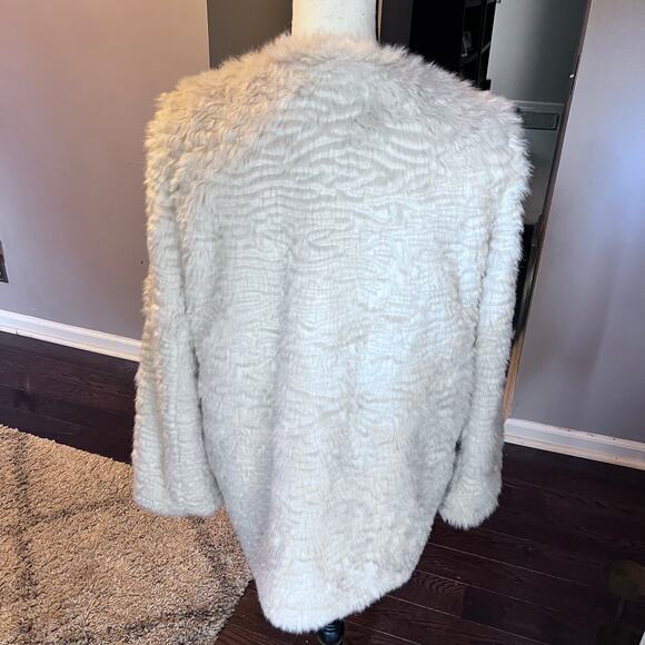 Anthropologie Fur by Urf Noemie Faux Fur Coat size S - Picture 2 of 5
